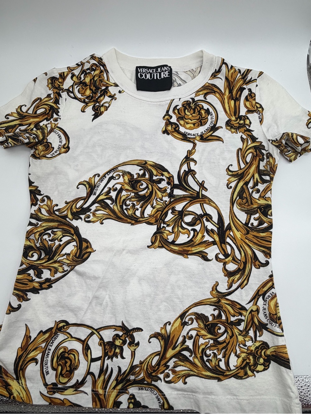 Versace White Tee Sz S (4) . Versace Jeans Couture collection - Picture 5 of 6